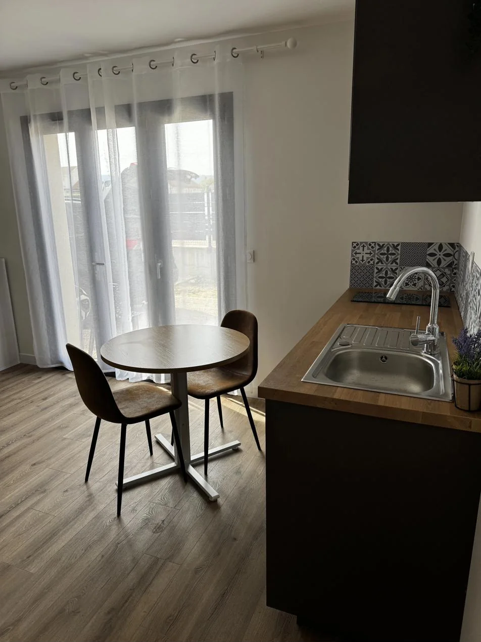 La kitchenette équipée d'un studio